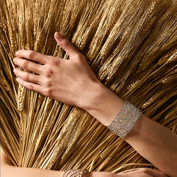 Chanel Woven Paper Wheat Pouch with Zipper - Picture 5 of 7